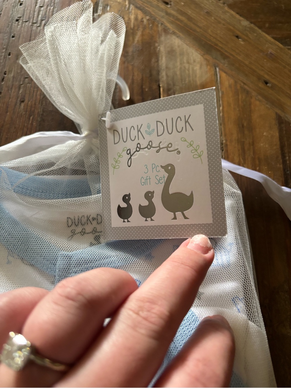 Duck Duck Goose Baby Light Blue Sleep & Play, Body Suit and Bib Gift Set 0-3 M - Picture 3 of 4